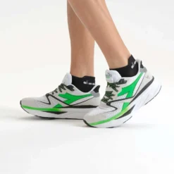 Diadora Men's Atomo V7000 Running Shoe - White/Green Fluo/Black - Regular (D) -Nike Store 101 1 7792a934 3ac7 486a 9781 e49f109eb386