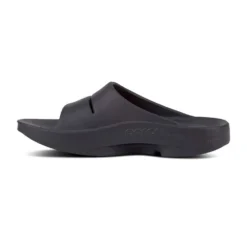 OOfos Unisex OOahh Slide - Black-Regular (D) -Nike Store 1100BLK shot4 932x680 4335a43b 991e 47b0 a4fb dd9f69537c74