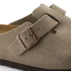 Birkenstock Boston Soft Footbed Taupe Suede- Regular/Wide -Nike Store 560771 detail 1 bost tau