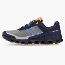 On Running Women's Cloudvista Trail Shoe - Midnight/Copper- Regular (B) -Nike Store 64.98592 cloudvista fw22 midnight copper w g4
