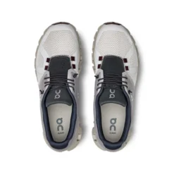 On Running Women's Cloud 5 Running Shoe - Pearl/Frost - Regular (B) -Nike Store webimage 43EAE0EC 9E67 4E9B 8FDED4194231D6B9