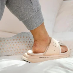 Women's KO-Z GLDTR 3 Sandal - Pastel Pink- Regular (B) -Nike Store womens ko z gldtr 3 pastel pink ls 2 800x dd80f5b8 fbca 4f27 9d00 fc8700f24545